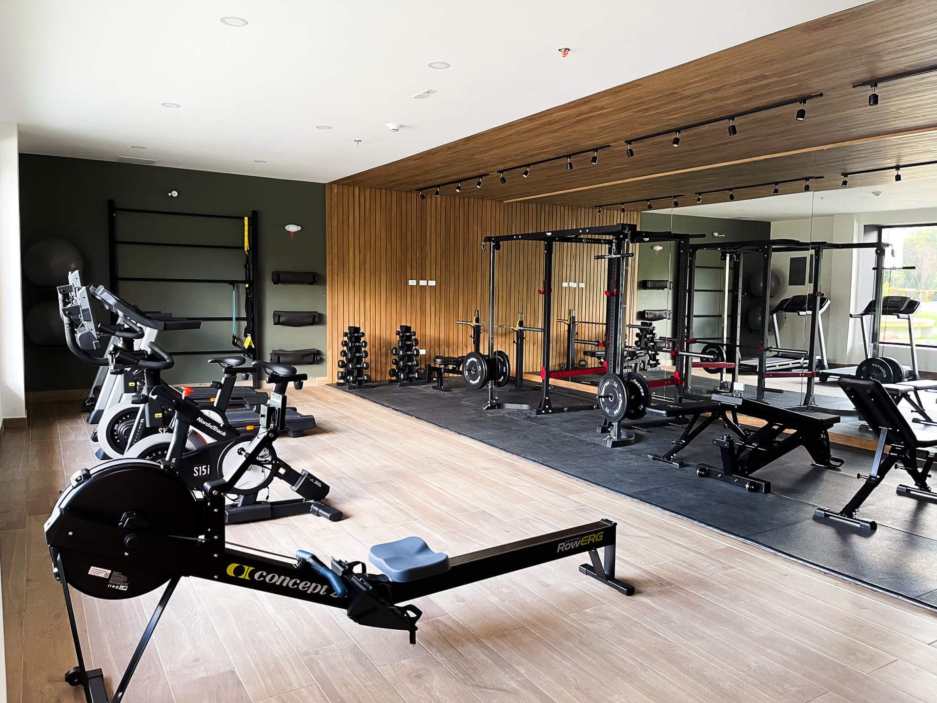 Gimnasio equipado